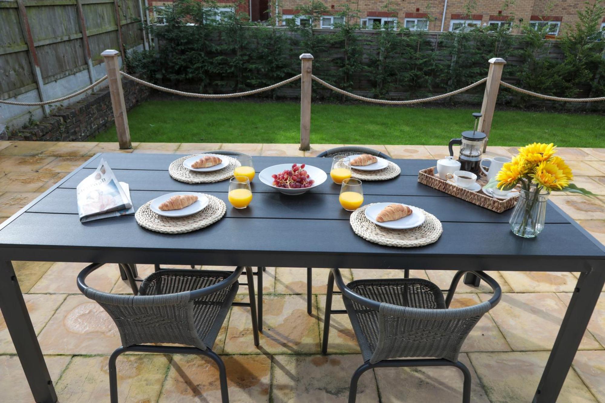 Perfect For Contractors With On Site Parking Villa Brierley Hill Dış mekan fotoğraf