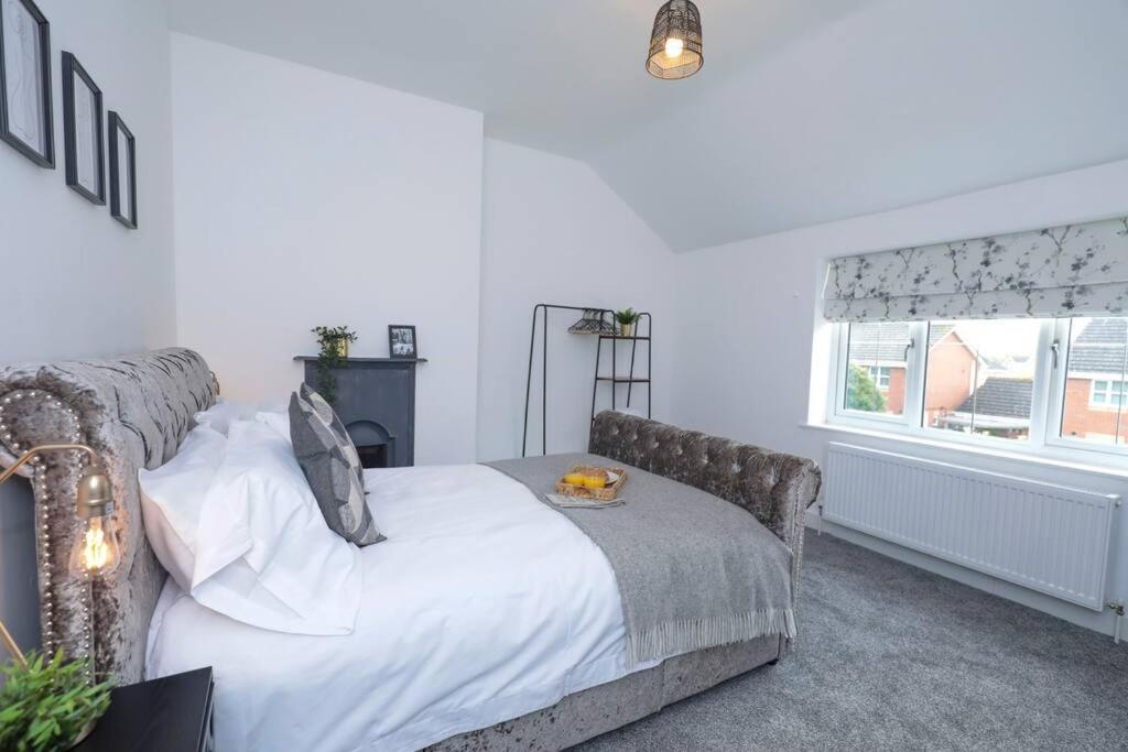 Perfect For Contractors With On Site Parking Villa Brierley Hill Dış mekan fotoğraf