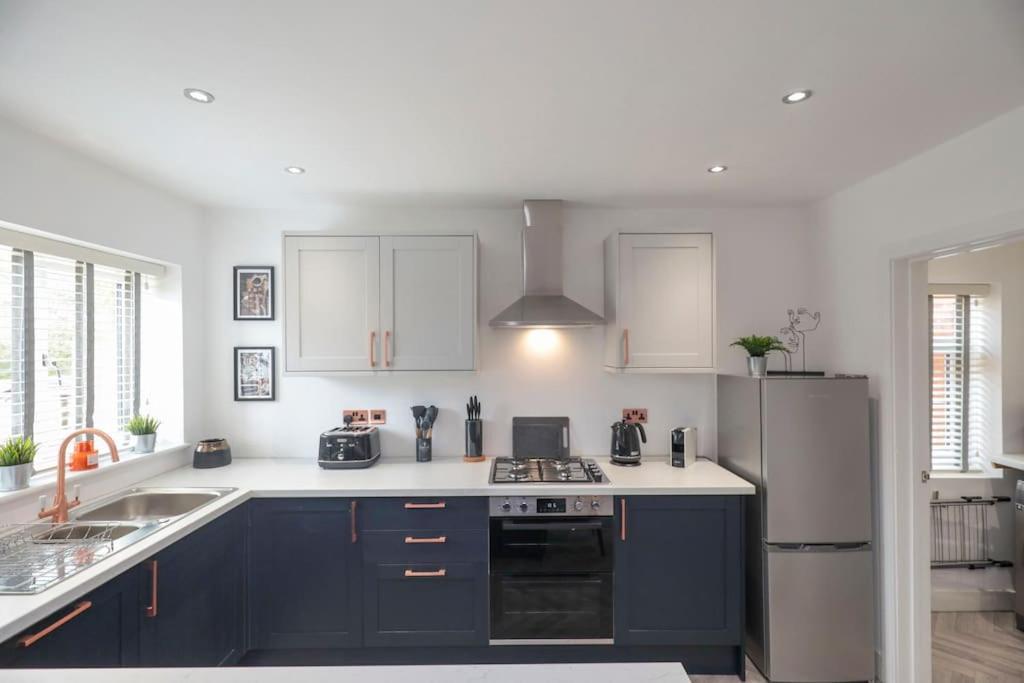 Perfect For Contractors With On Site Parking Villa Brierley Hill Dış mekan fotoğraf