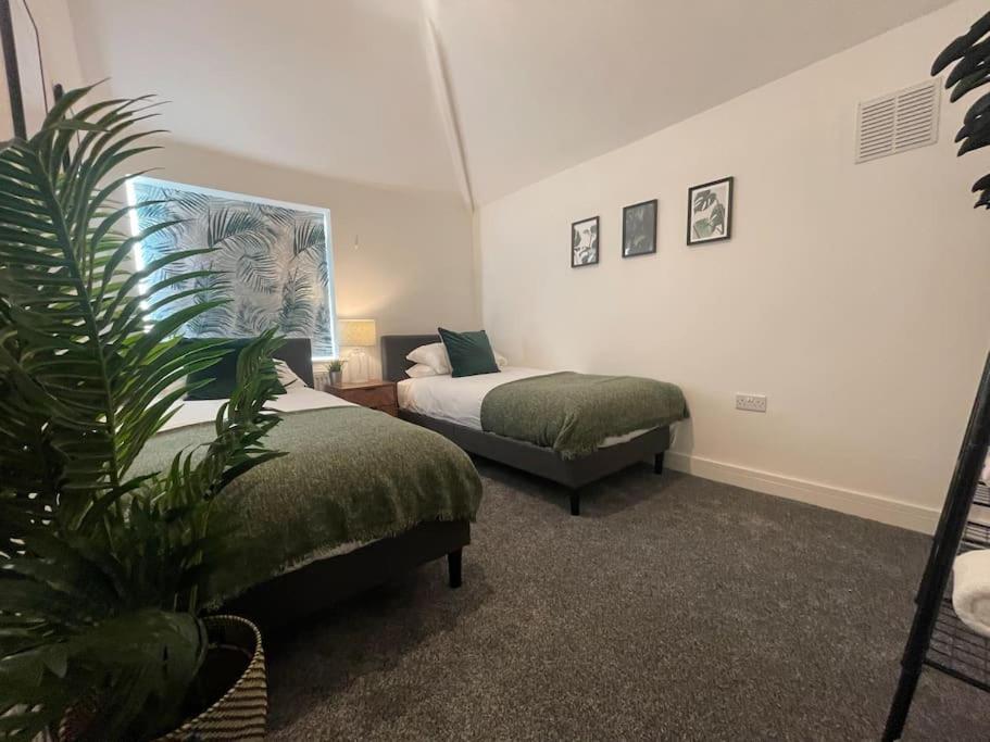 Perfect For Contractors With On Site Parking Villa Brierley Hill Dış mekan fotoğraf